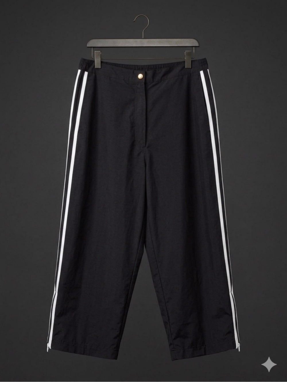Y2K Black White Side Stripe Capri Track Pants Sporty Streetwear Athletic Works
